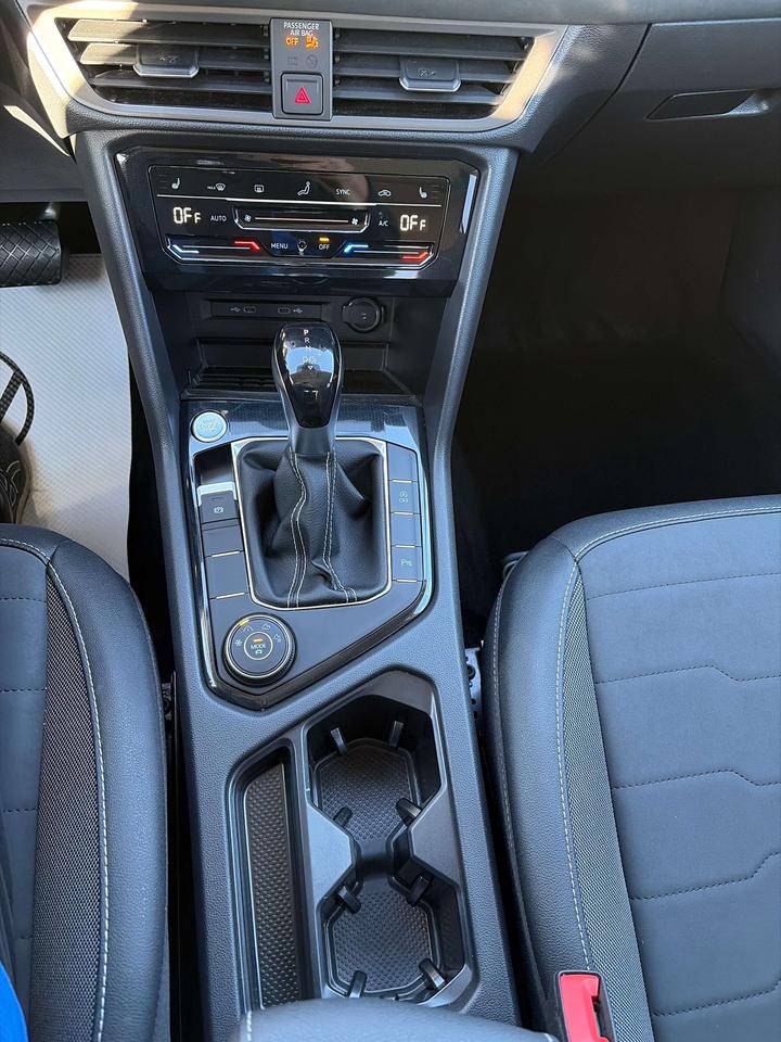 2026 Volkswagen Taos Comfortline Black Edition Photo