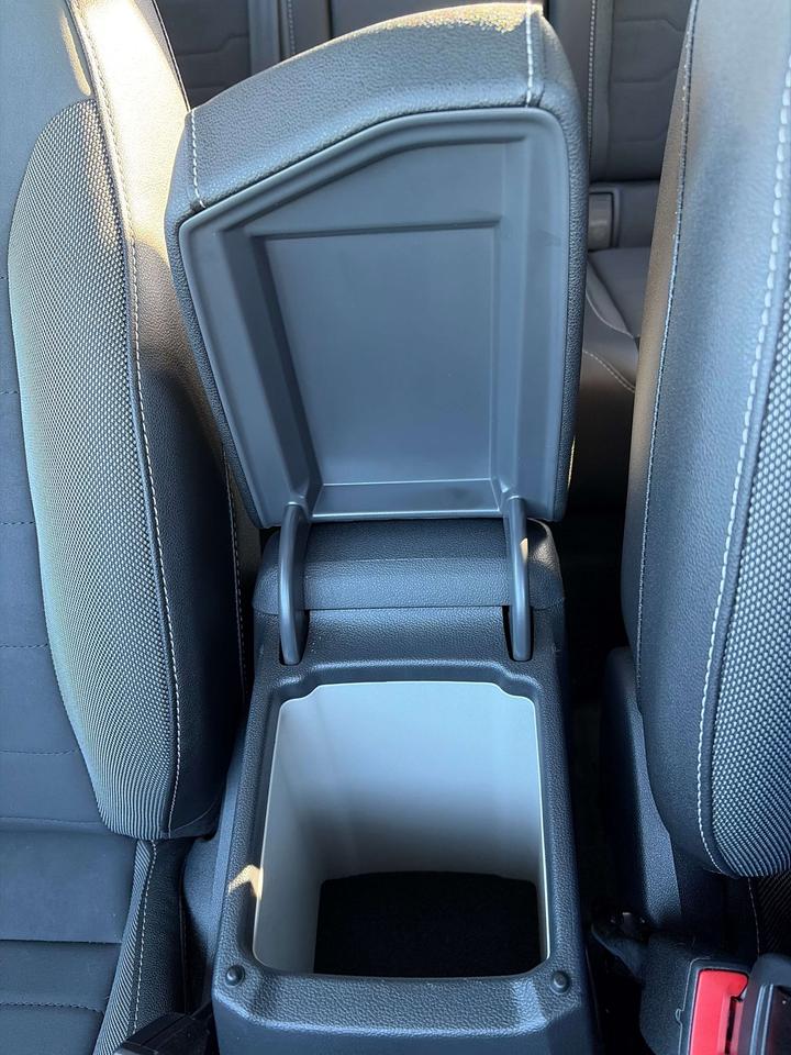 2026 Volkswagen Taos Comfortline Black Edition Photo