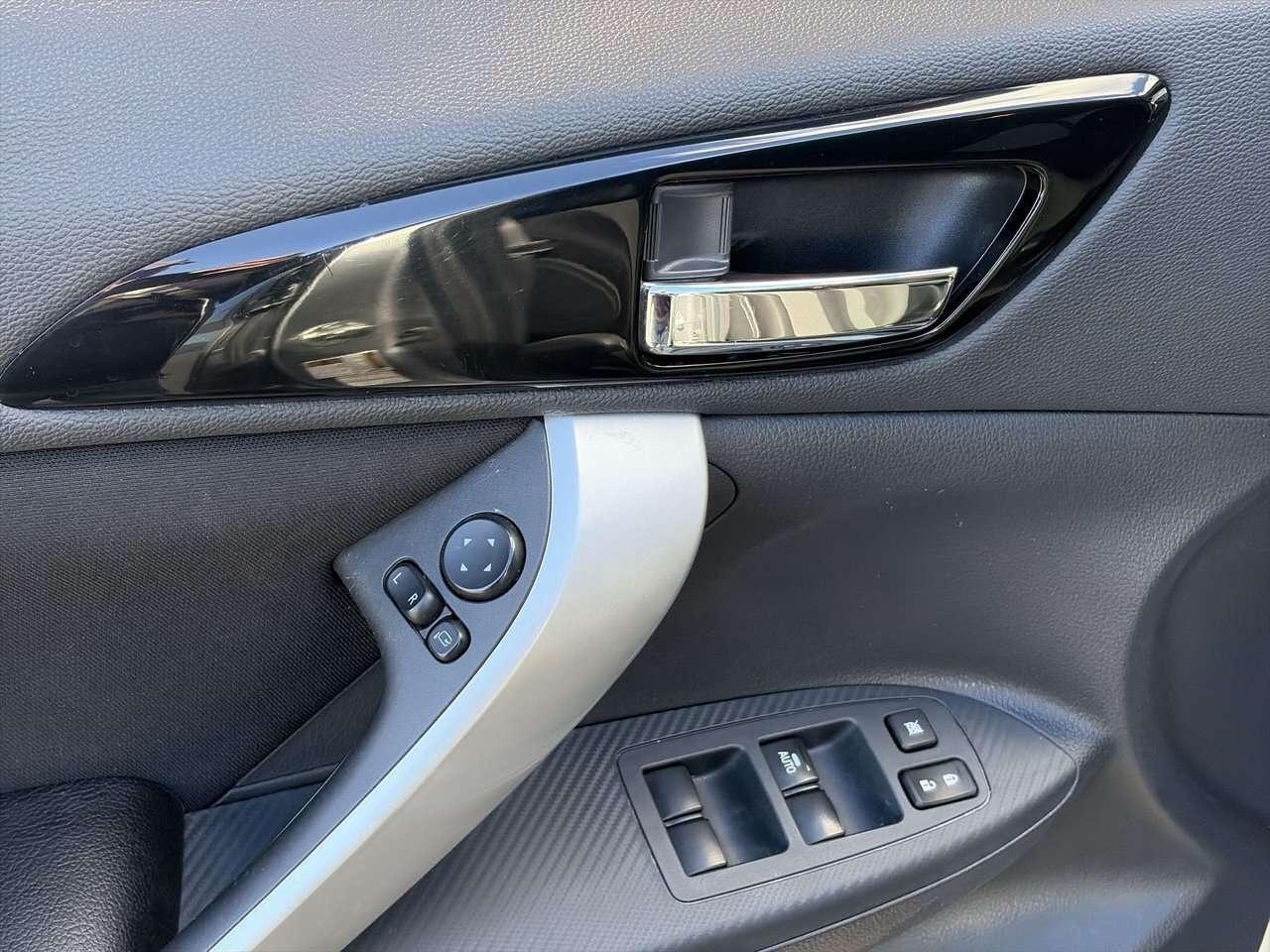 2024 Mitsubishi Eclipse Cross SE S-AWC AWD   HEATED SEATS   HEATED STEERING Photo