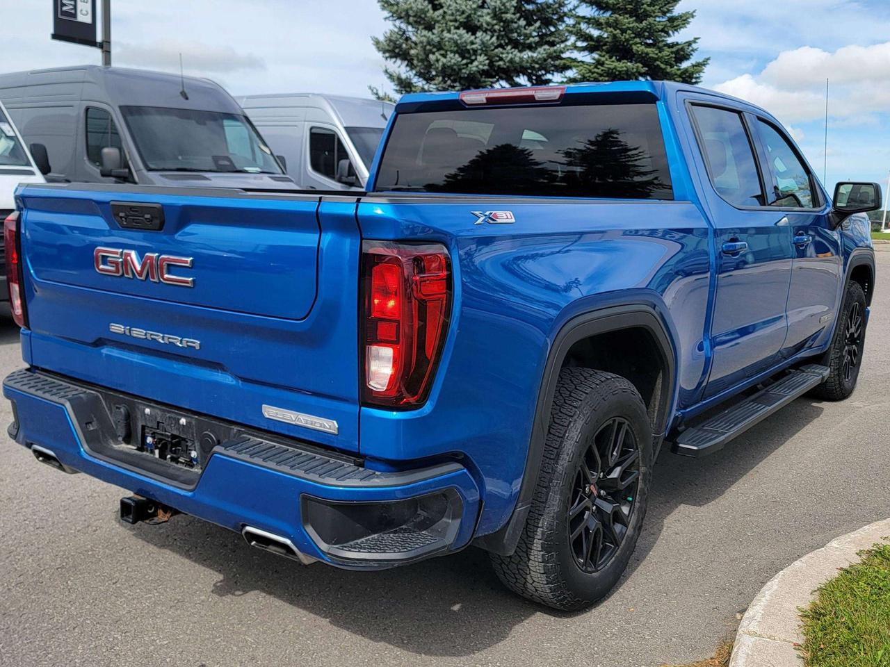 2022 GMC Sierra 1500 4WD Crew Cab 147  Elevation Photo4