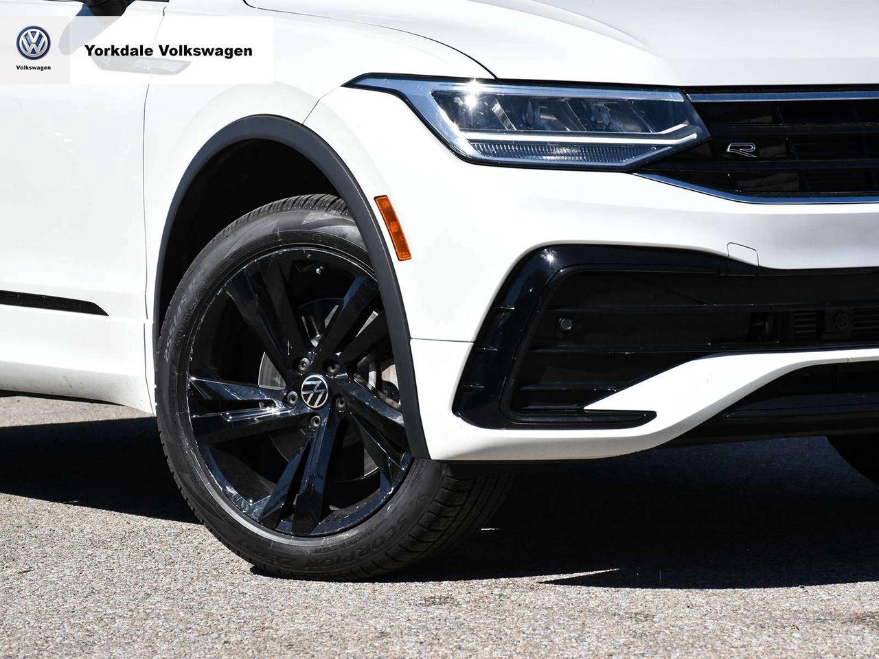 2023 Volkswagen Tiguan Comfortline R-Line Black Edition Photo