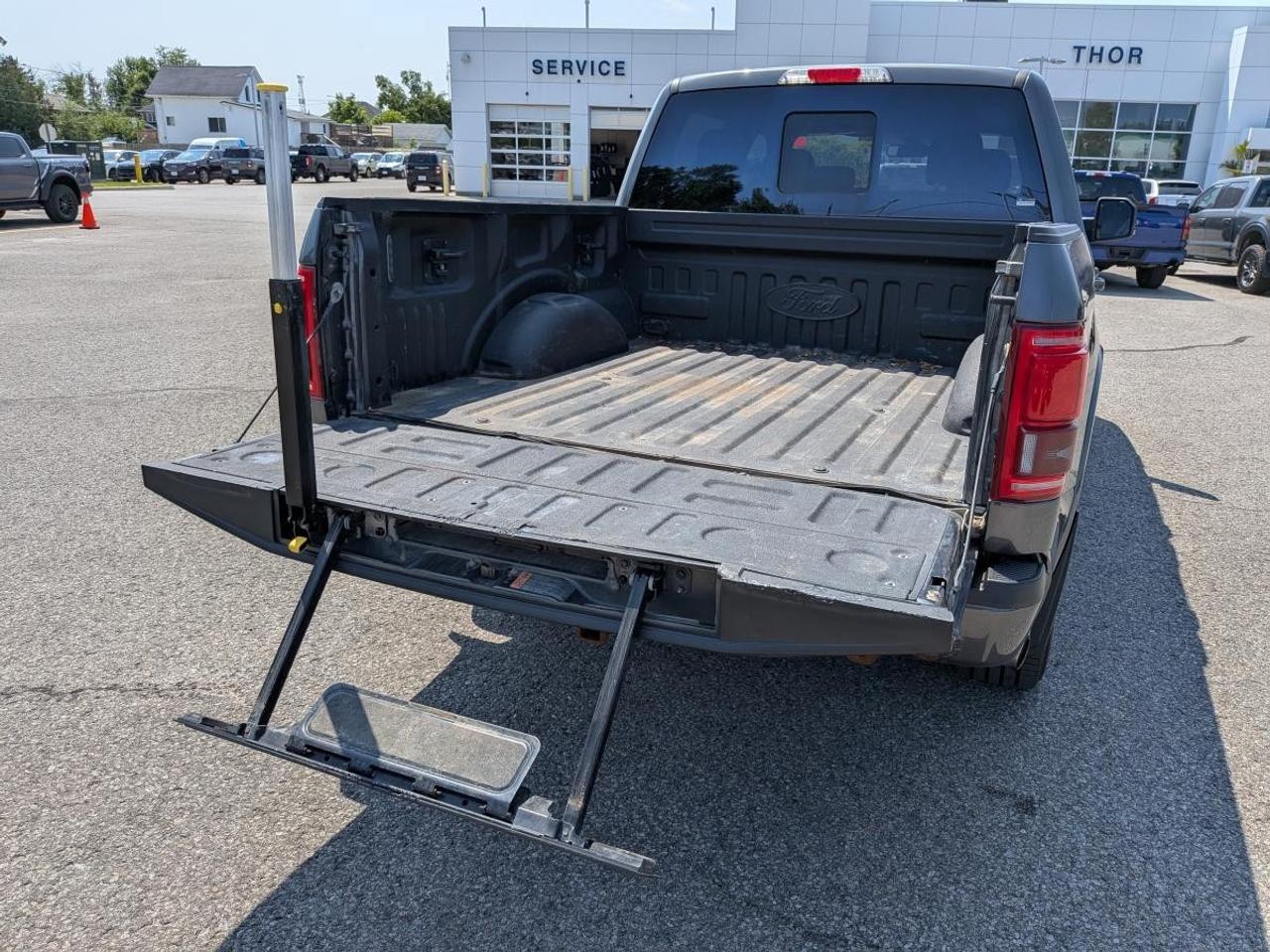 2017 Ford F-150  Photo
