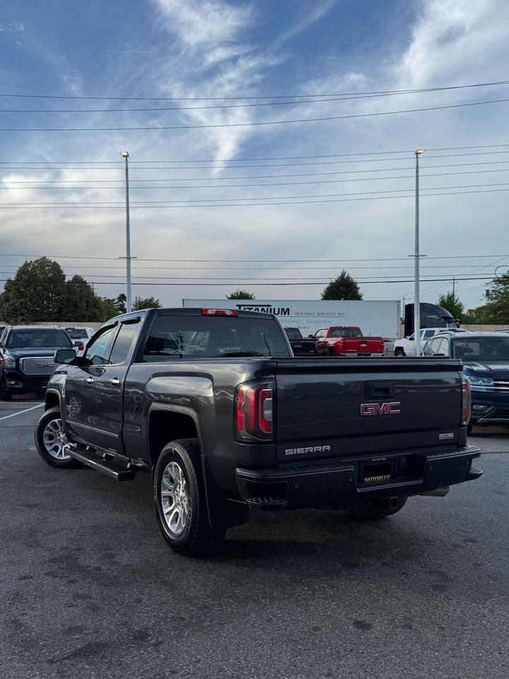 2016 GMC Sierra 1500 4WD Double Cab 143.5 SLE 6'6 Box Photo
