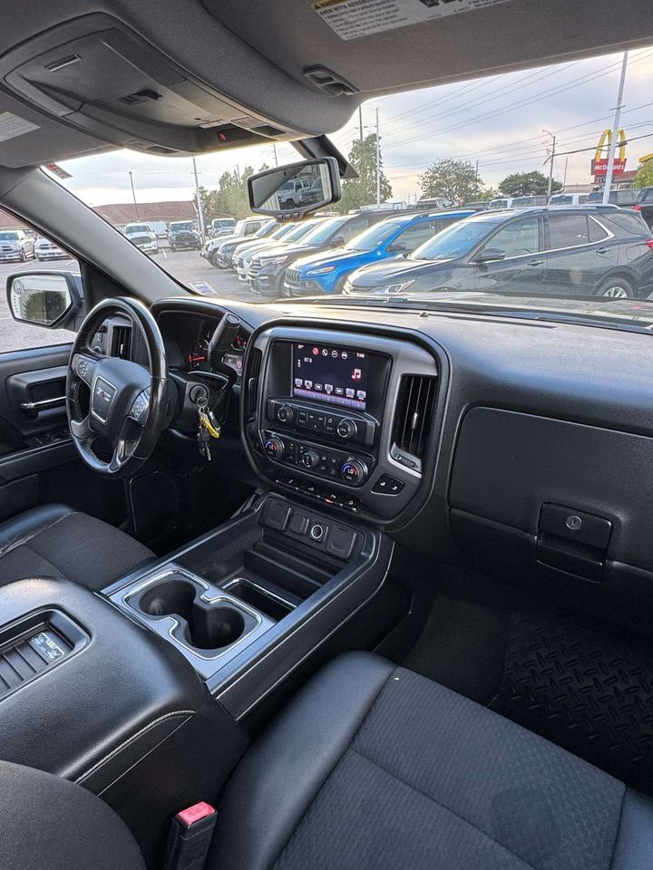 2016 GMC Sierra 1500 4WD Double Cab 143.5 SLE 6'6 Box Photo