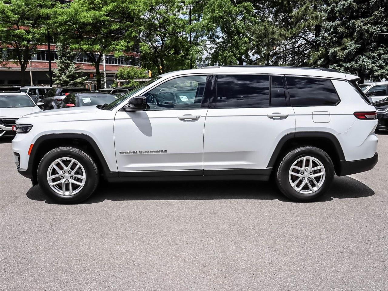 2023 Jeep Grand Cherokee L Laredo 4x4 Photo