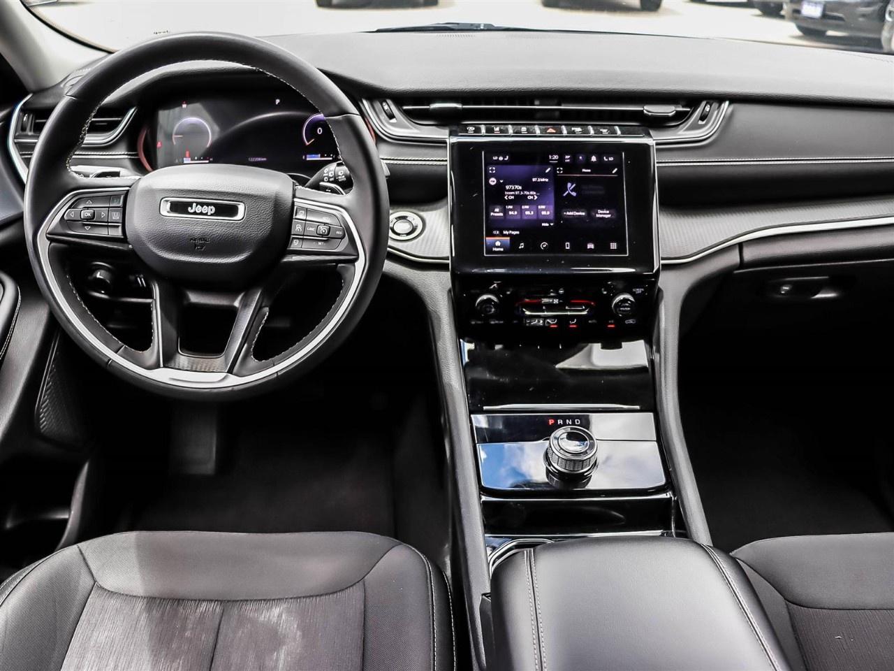 2023 Jeep Grand Cherokee L Laredo 4x4 Photo