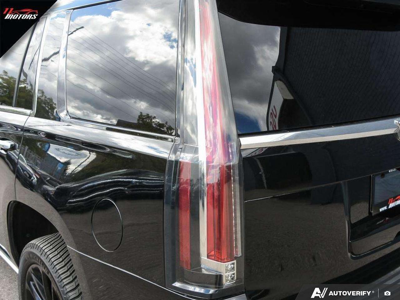 2018 Cadillac Escalade 4WD 4dr Platinum Photo