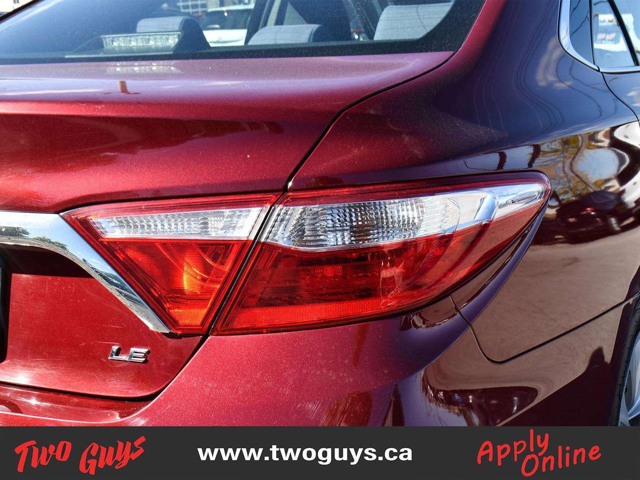 2017 Toyota Camry LE BACK UP CAMERA Photo