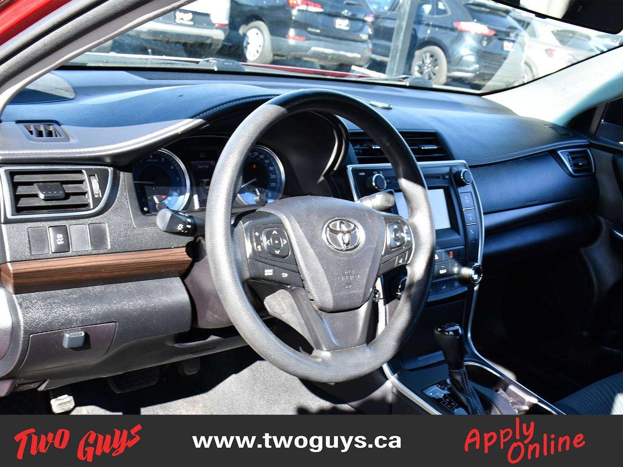 2017 Toyota Camry LE BACK UP CAMERA Photo