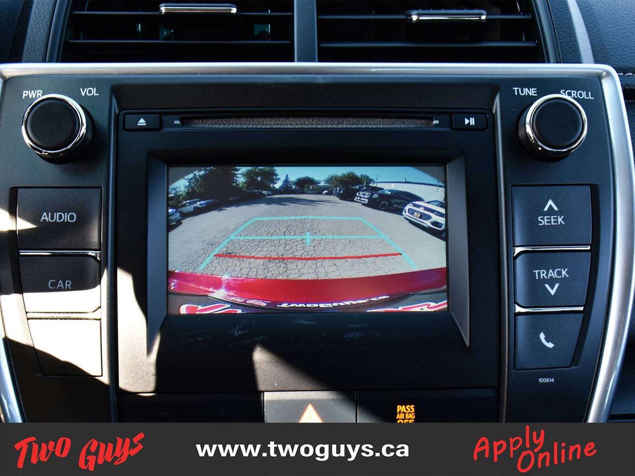 2017 Toyota Camry LE BACK UP CAMERA Photo