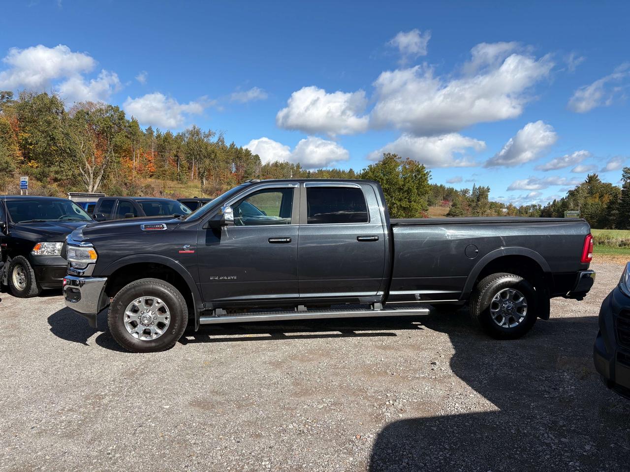 2022 RAM 3500 Laramie - htd/vntd seat - htd wheel - tow pkg Photo