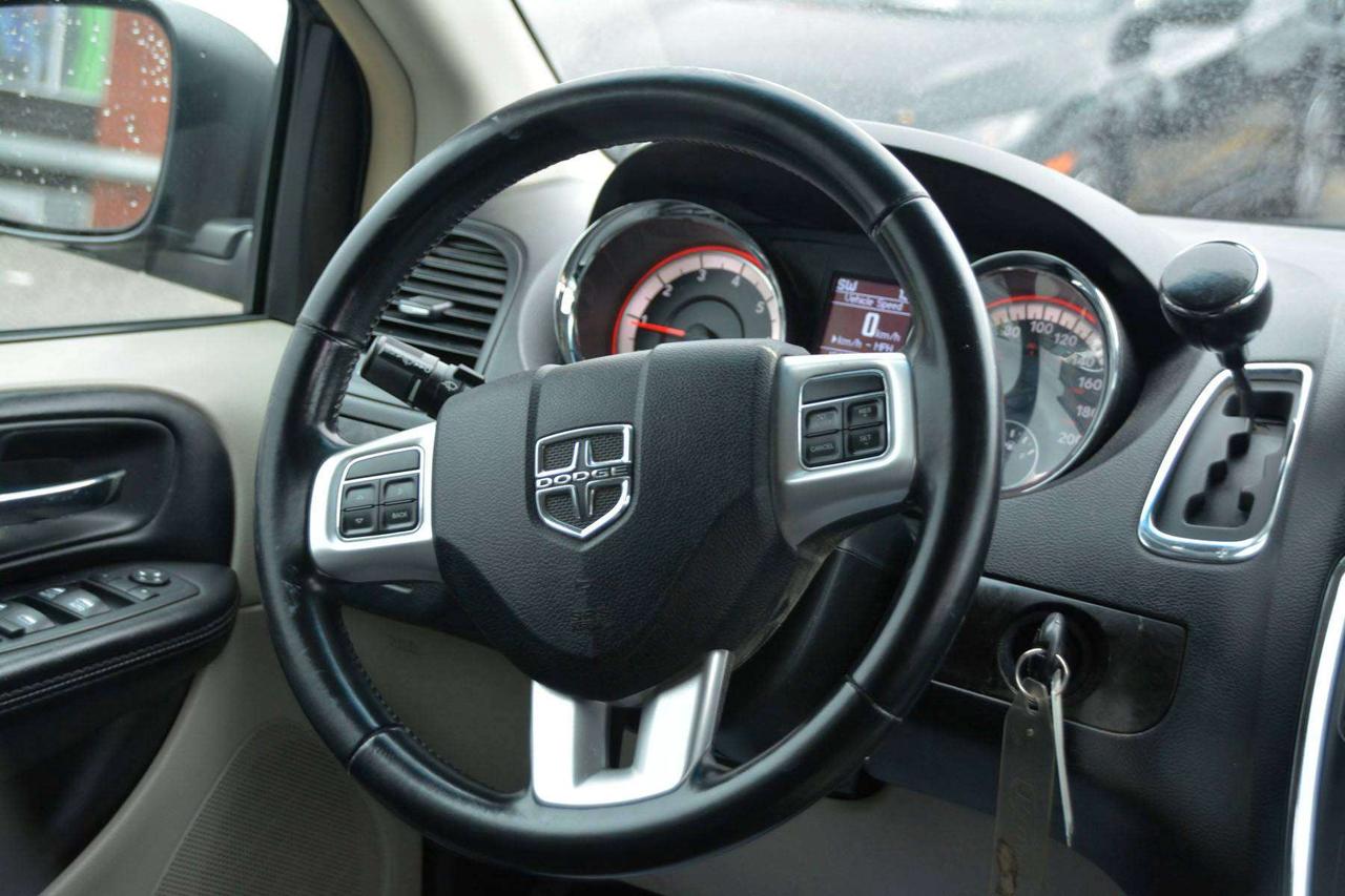 2017 Dodge Grand Caravan Crew Photo