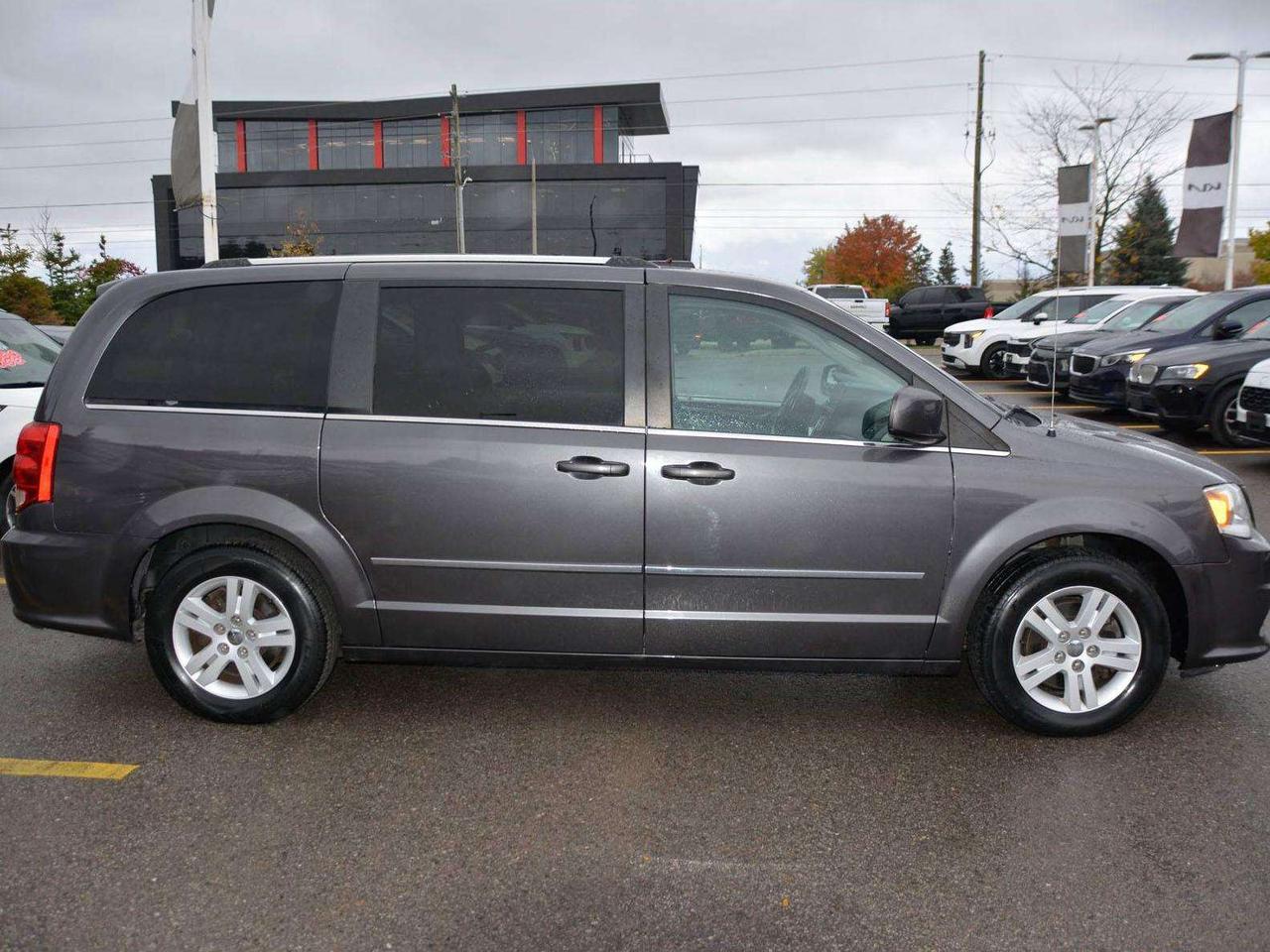 2017 Dodge Grand Caravan Crew Photo
