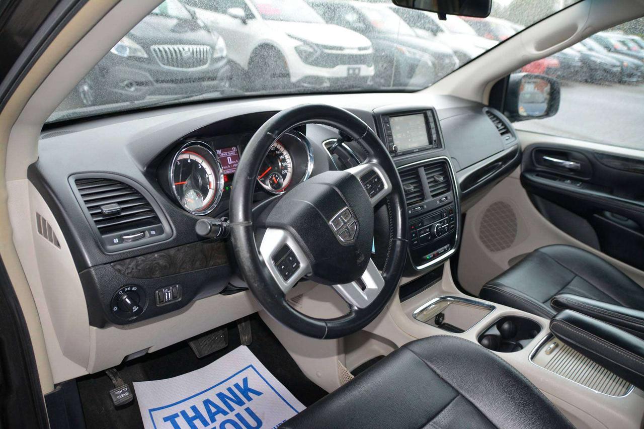 2017 Dodge Grand Caravan Crew Photo