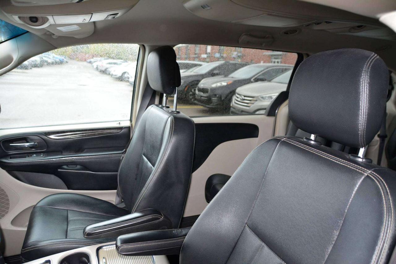 2017 Dodge Grand Caravan Crew Photo