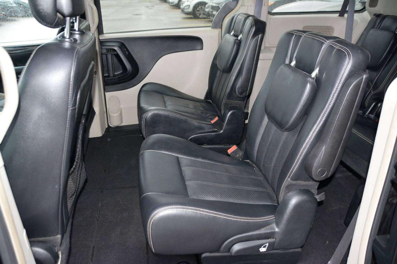 2017 Dodge Grand Caravan Crew Photo