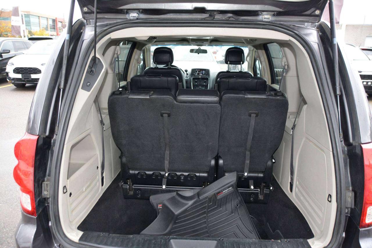 2017 Dodge Grand Caravan Crew Photo
