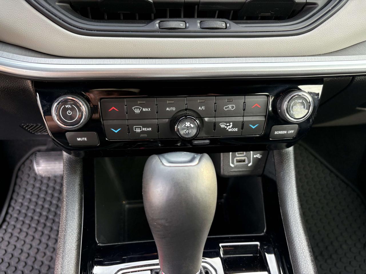 2025 Jeep Compass Limited - Htd seat Photo