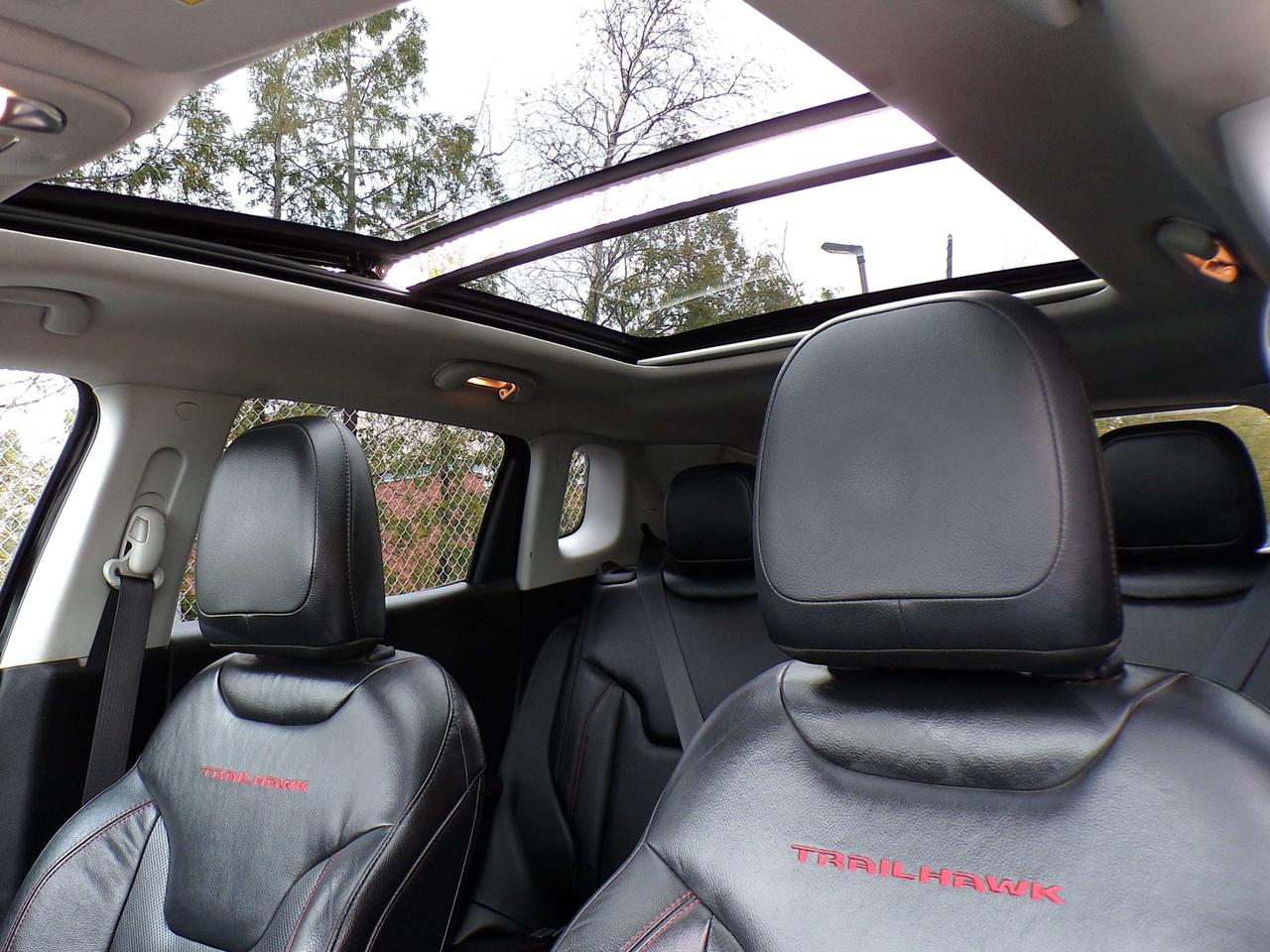 2017 Jeep Compass TRAILHAWK 4x4 NAVI CAMERA PANO ROOF H. SEATS H. STEERING Photo