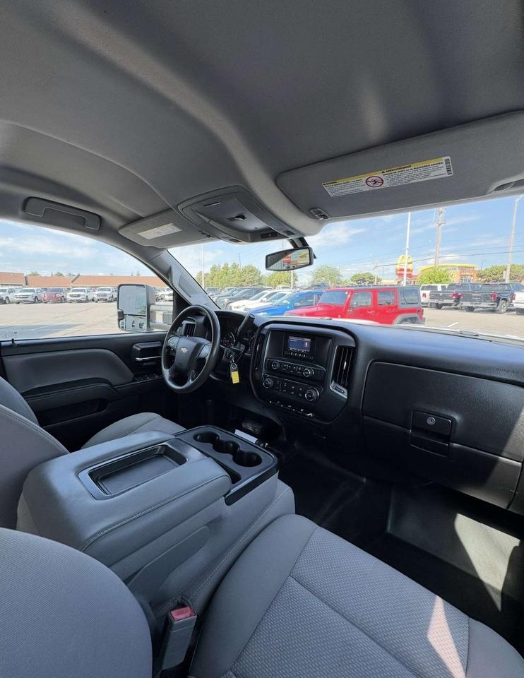 2015 Chevrolet Silverado 3500 4WD Double Cab 157.5 WT 8' Photo