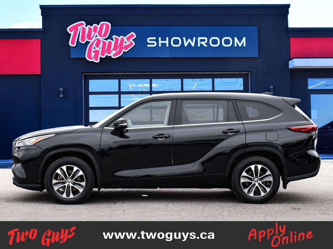 2021 Toyota Highlander XLE AWD 8 Passenger Sunroof Leather Back Up Camera Photo