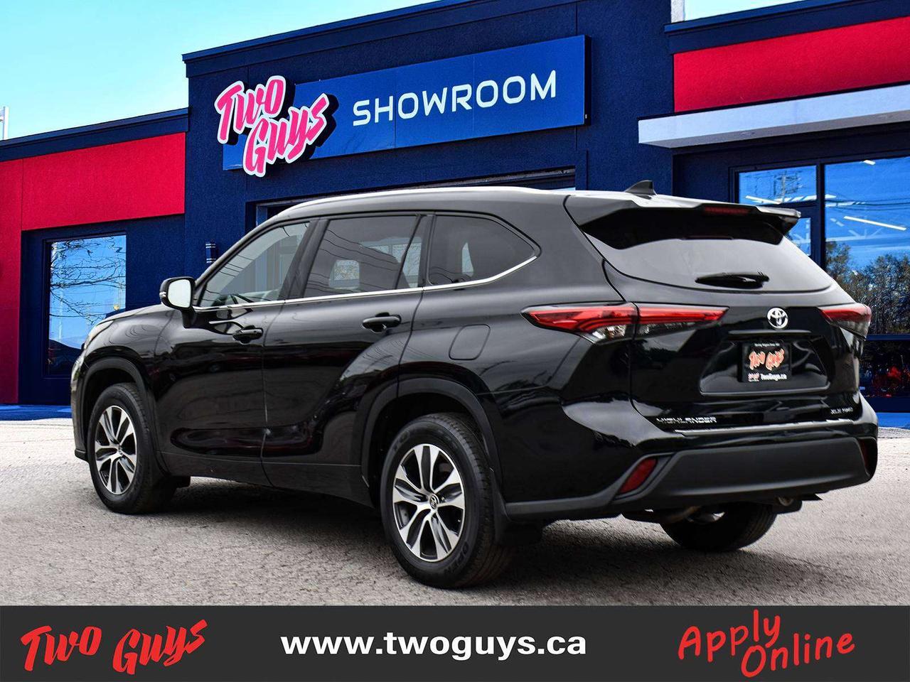 2021 Toyota Highlander XLE AWD 8 Passenger Sunroof Leather Back Up Camera Photo