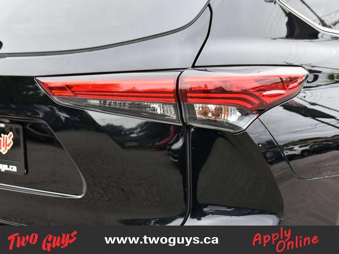2021 Toyota Highlander XLE AWD 8 Passenger Sunroof Leather Back Up Camera Photo