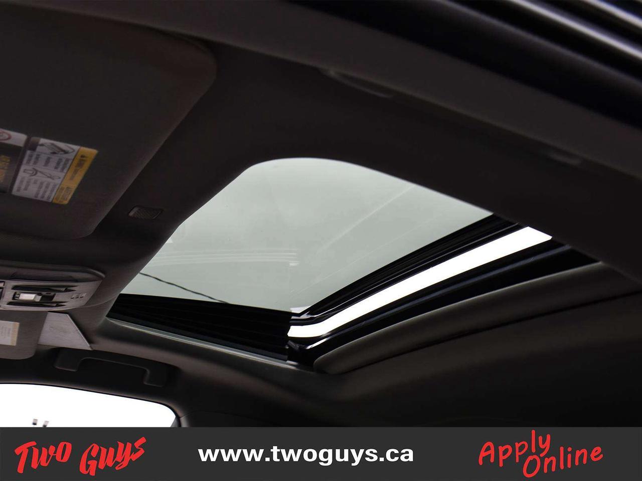 2021 Toyota Highlander XLE AWD 8 Passenger Sunroof Leather Back Up Camera Photo