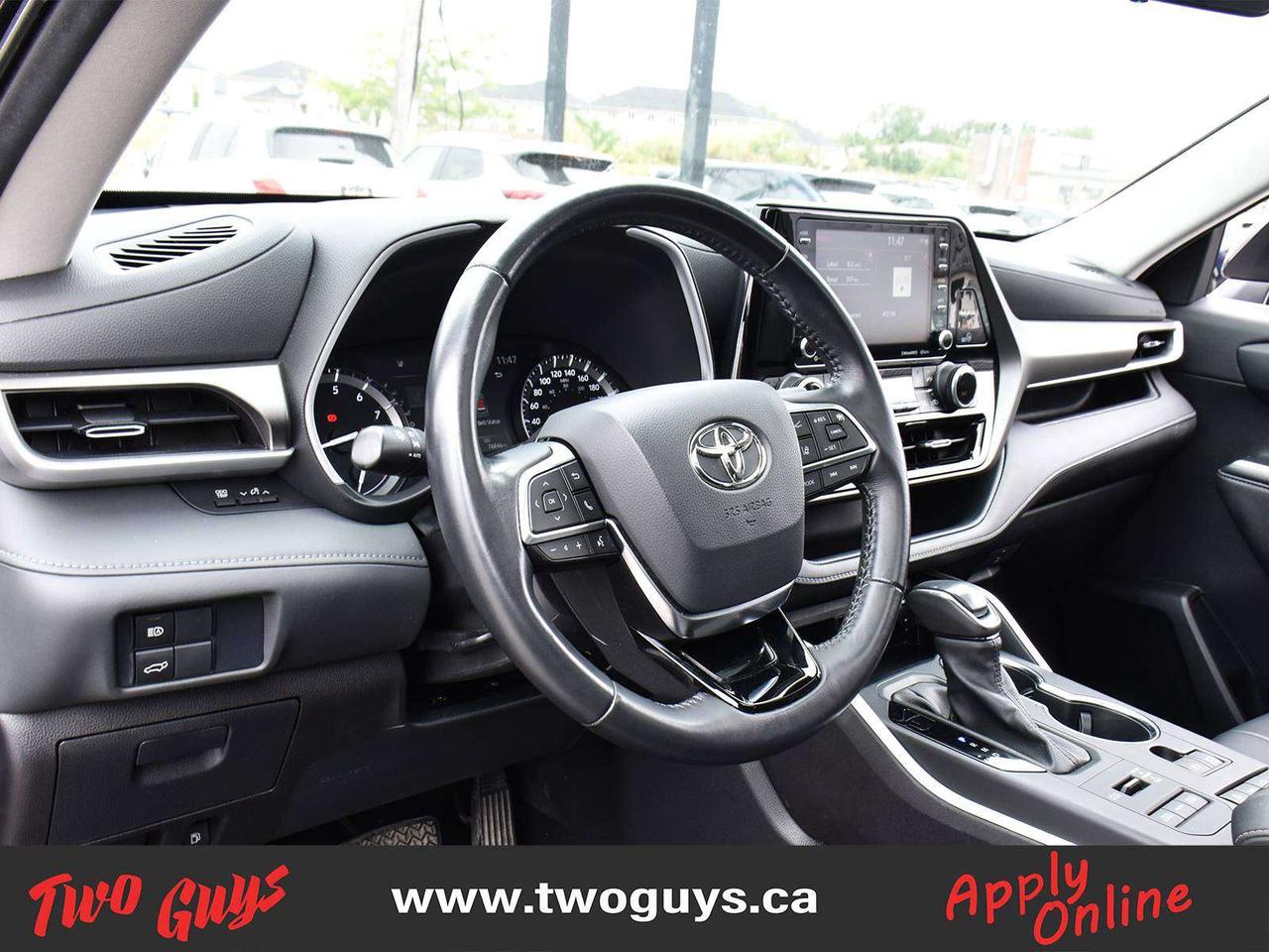 2021 Toyota Highlander XLE AWD 8 Passenger Sunroof Leather Back Up Camera Photo