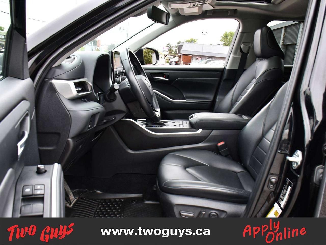 2021 Toyota Highlander XLE AWD 8 Passenger Sunroof Leather Back Up Camera Photo