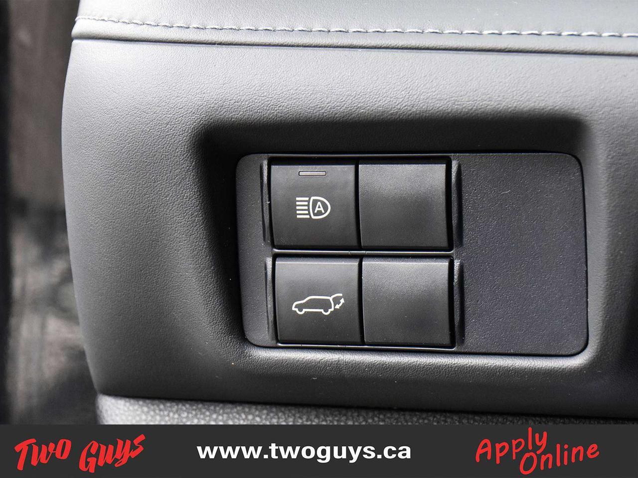 2021 Toyota Highlander XLE AWD 8 Passenger Sunroof Leather Back Up Camera Photo
