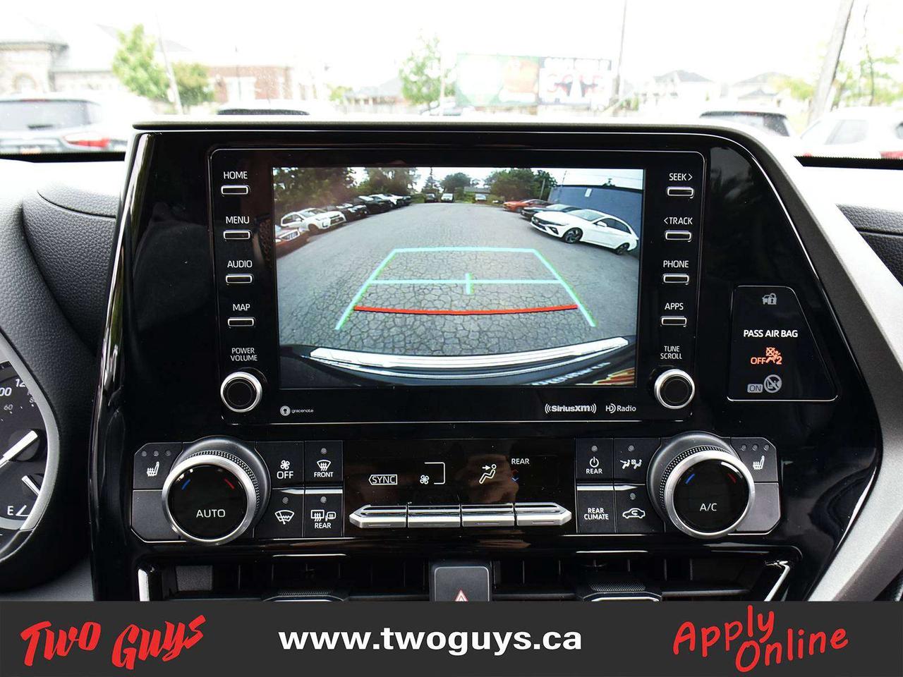 2021 Toyota Highlander XLE AWD 8 Passenger Sunroof Leather Back Up Camera Photo