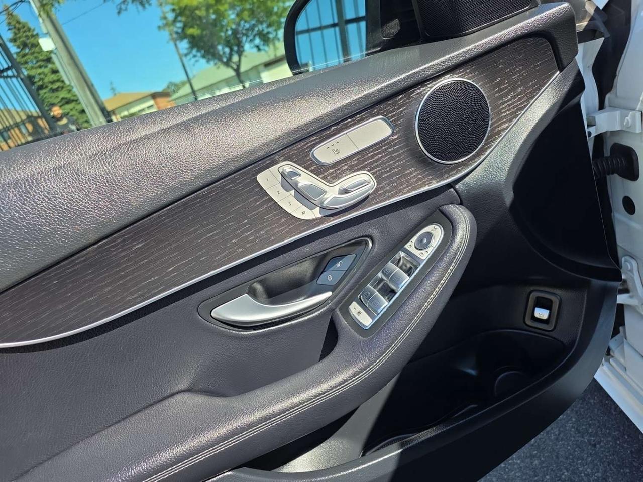 2021 Mercedes-Benz C-Class C300 4MATIC AMG NIGHT PKG * NO ACCIDENTS / 1 OWNER / WELL MAINTAINED Photo