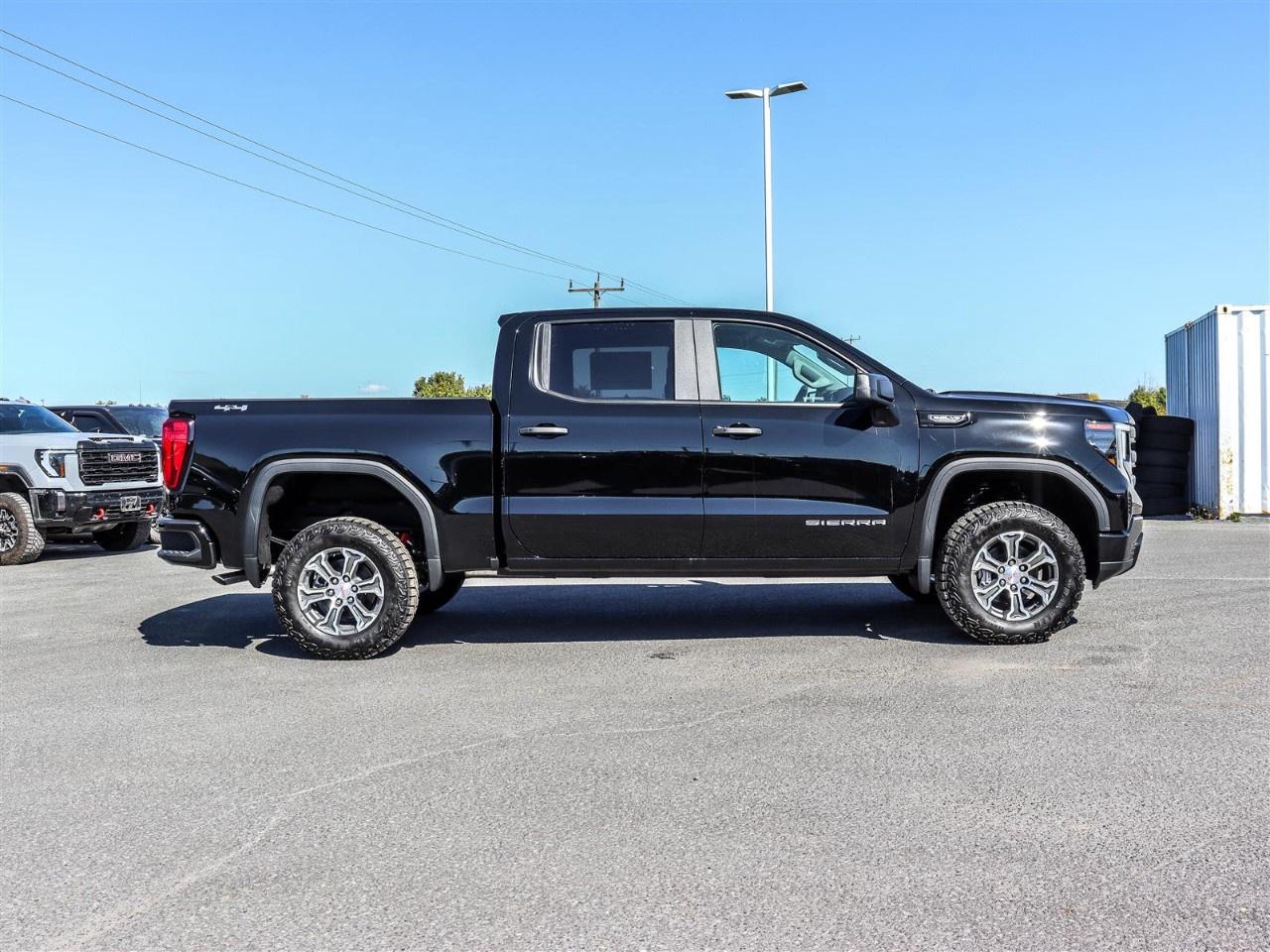 2026 GMC Sierra 1500 Crew Cab Short Box 4-Wheel Drive Pro Photo4