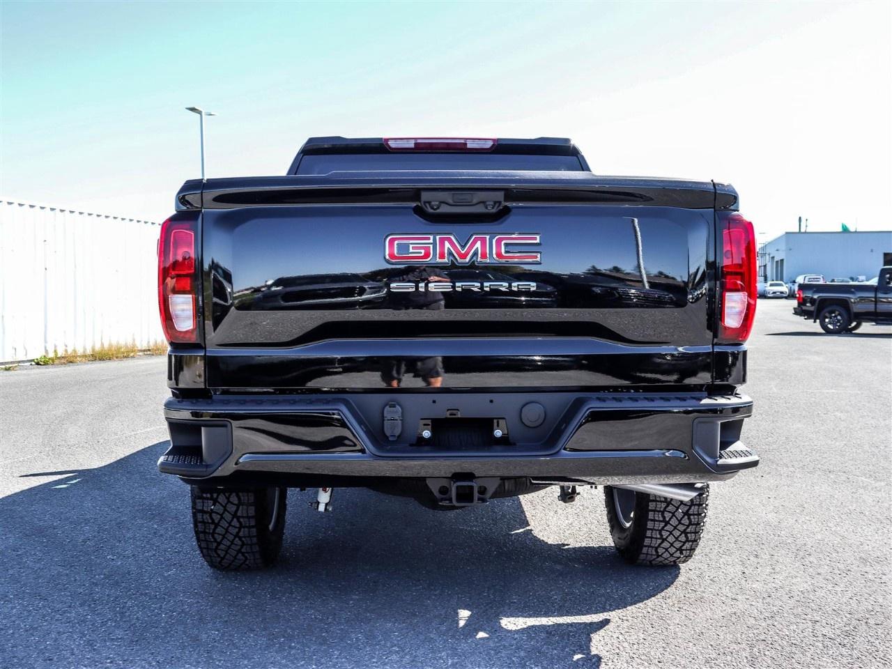 2026 GMC Sierra 1500 Crew Cab Short Box 4-Wheel Drive Pro Photo3