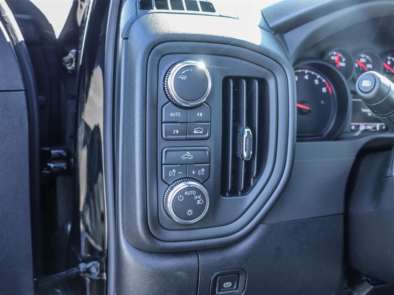 2026 GMC Sierra 1500 Crew Cab Short Box 4-Wheel Drive Pro Photo
