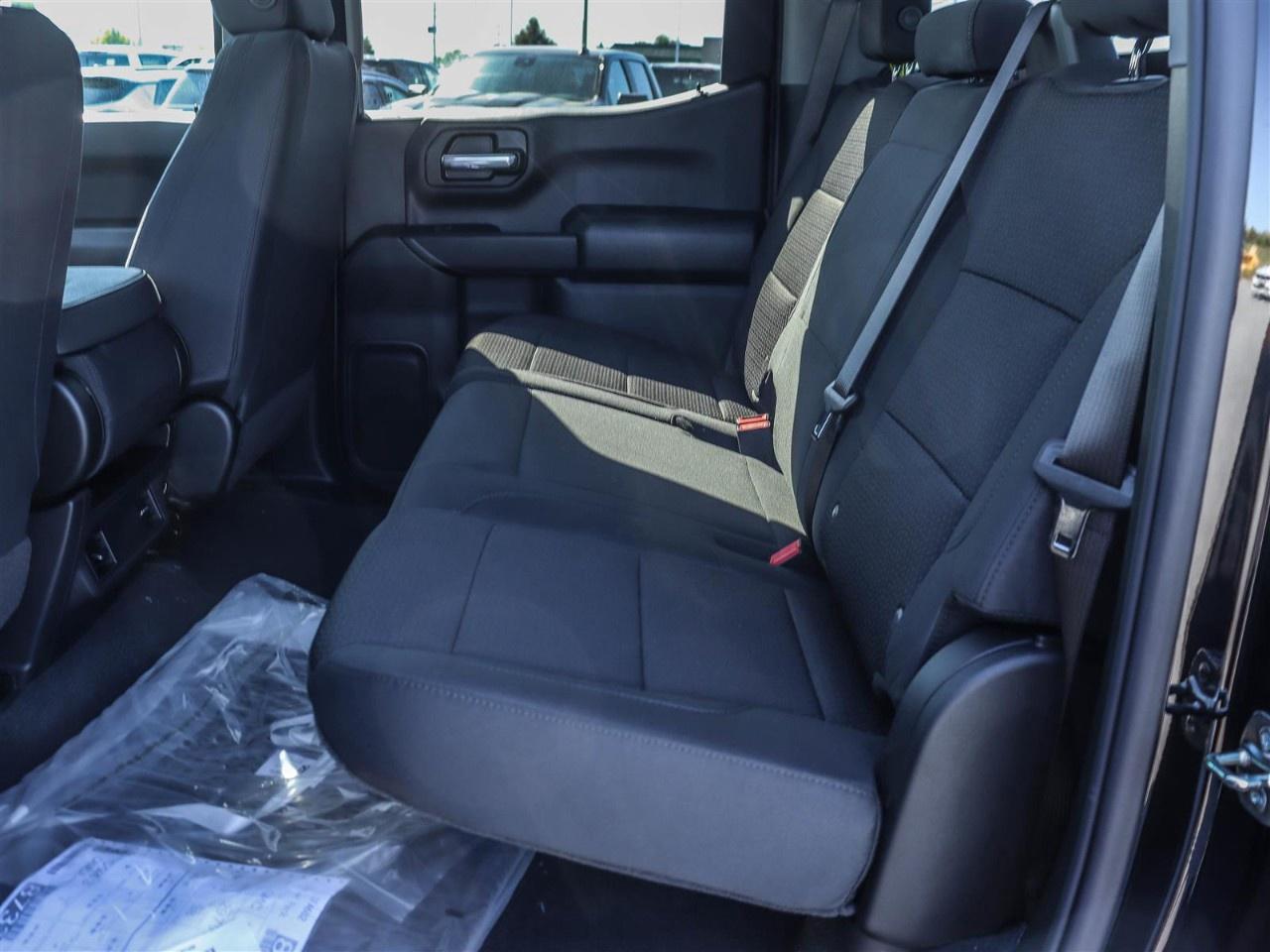 2026 GMC Sierra 1500 Crew Cab Short Box 4-Wheel Drive Pro Photo
