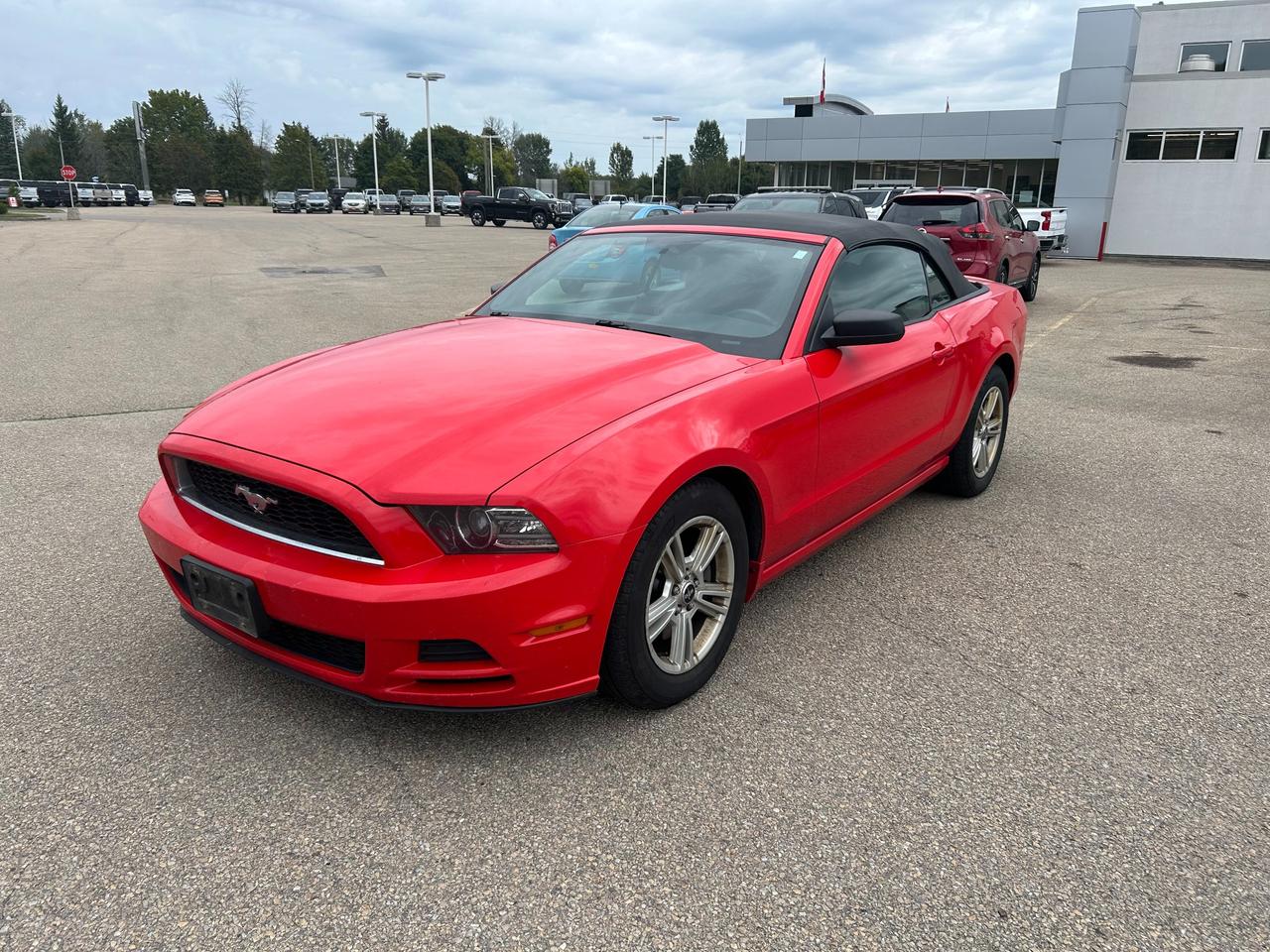 2013 Ford Mustang V6 Premium 2dr Convertible Photo0