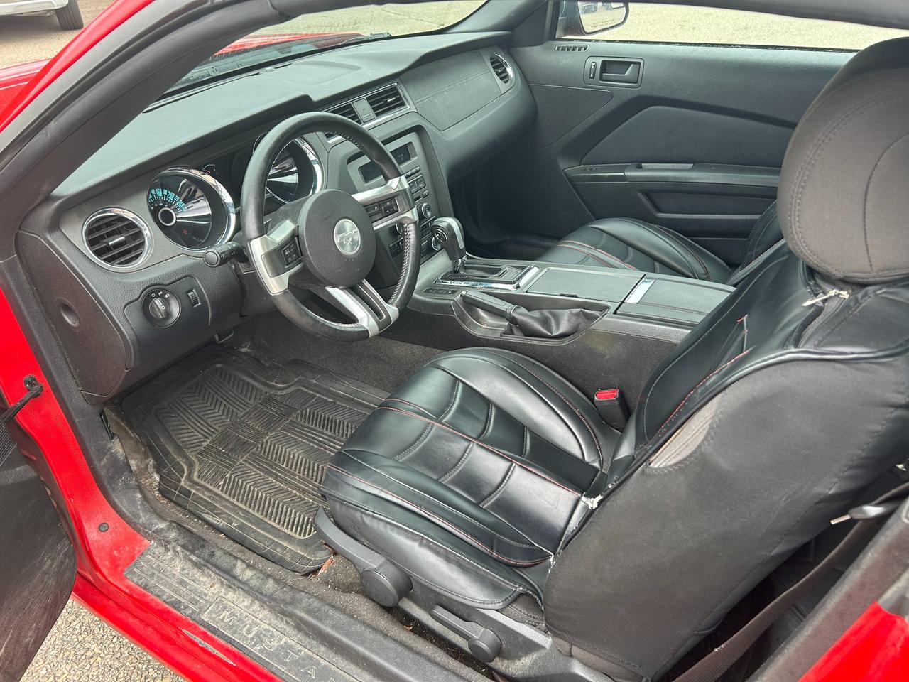 2013 Ford Mustang V6 Premium 2dr Convertible Photo
