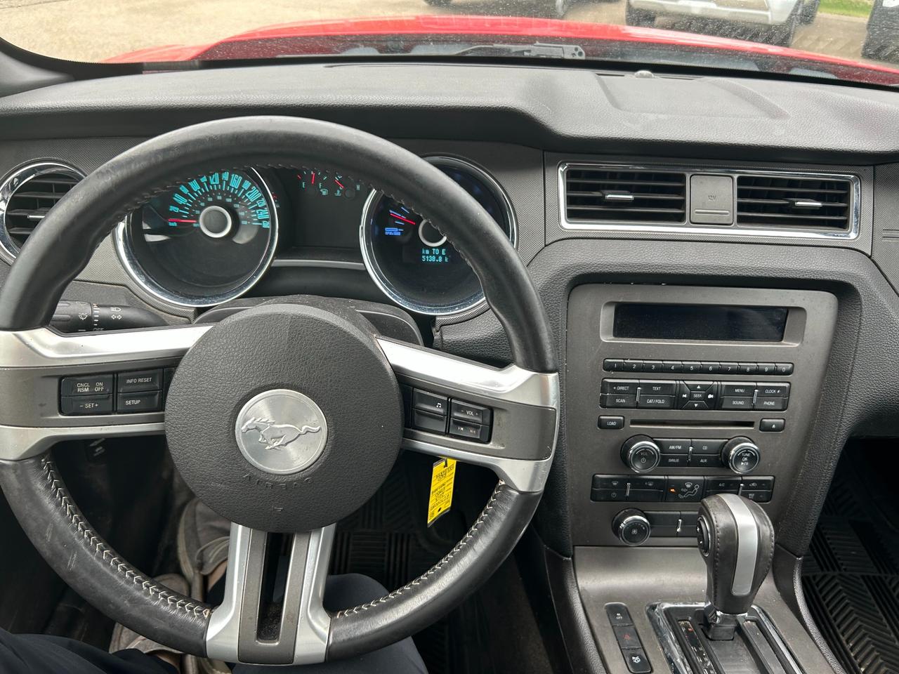 2013 Ford Mustang V6 Premium 2dr Convertible Photo