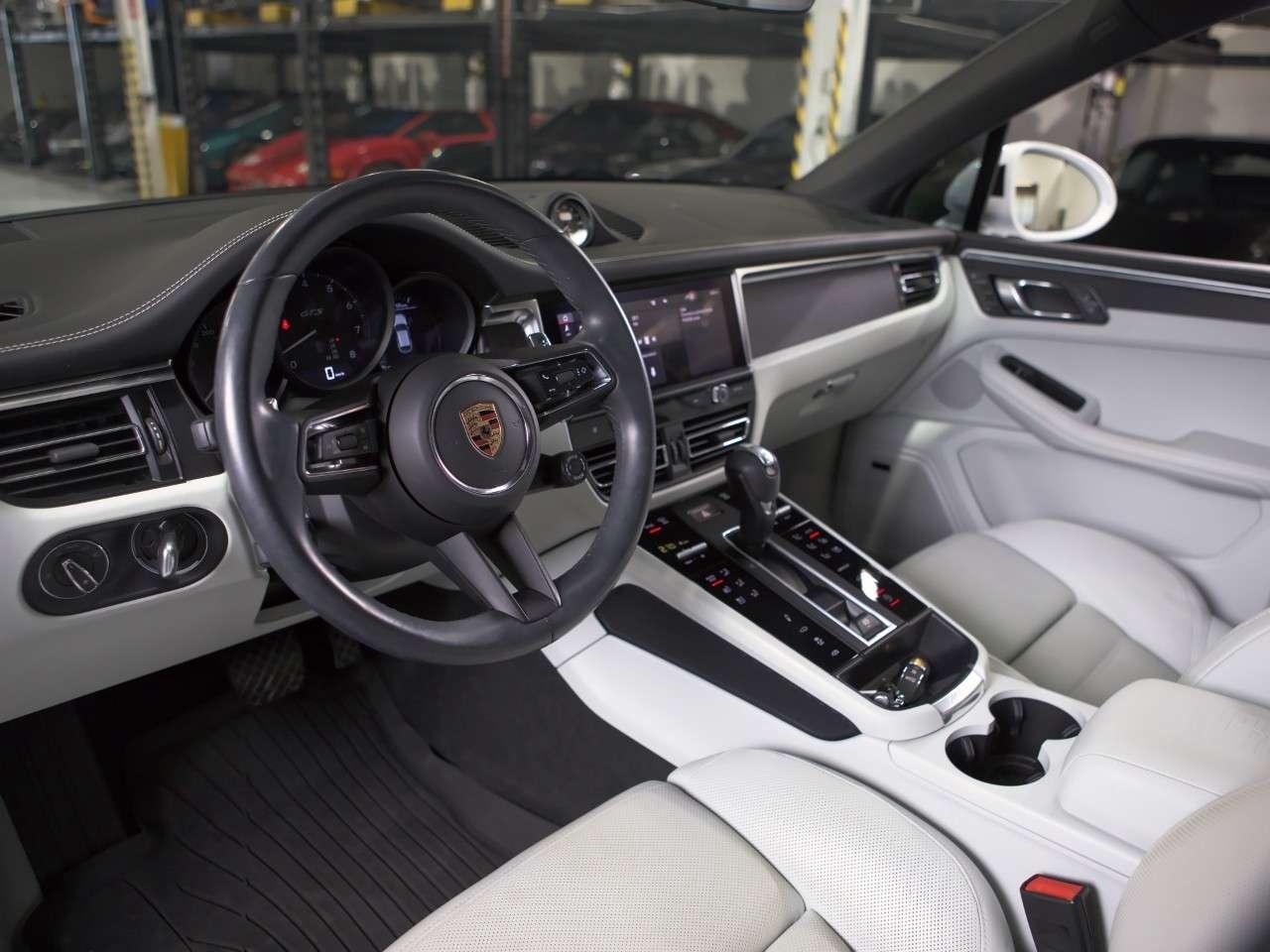 2023 Porsche Macan GTS AWD Photo