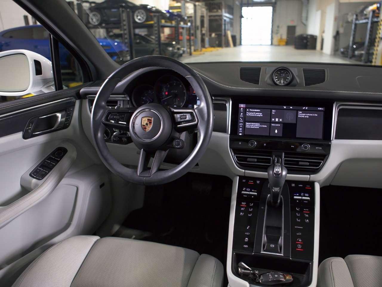 2023 Porsche Macan GTS AWD Photo