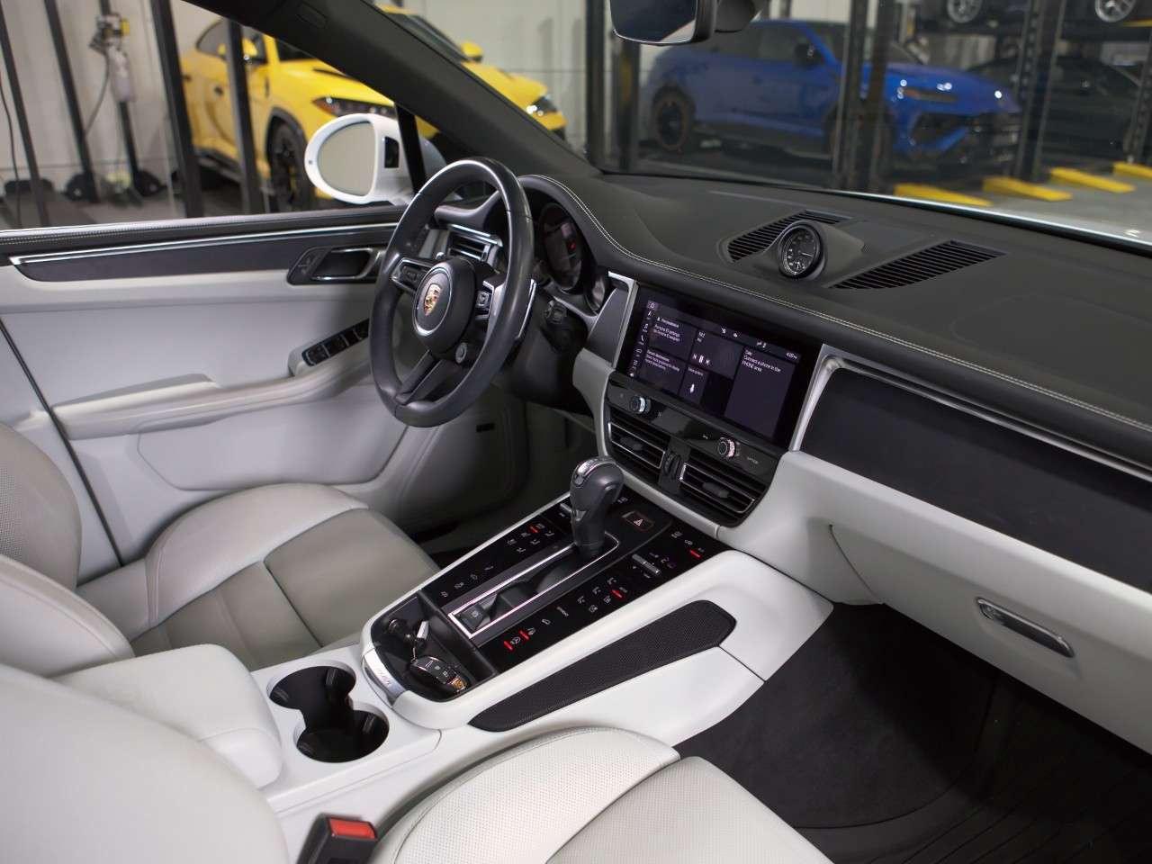 2023 Porsche Macan GTS AWD Photo