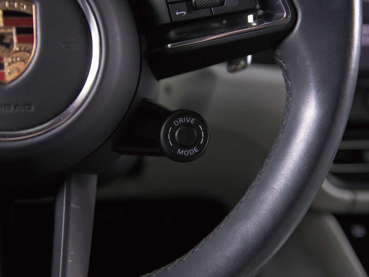 2023 Porsche Macan GTS AWD Photo