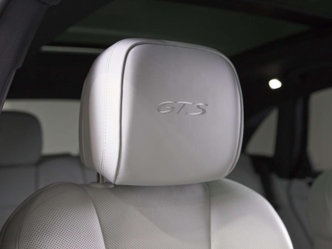 2023 Porsche Macan GTS AWD Photo