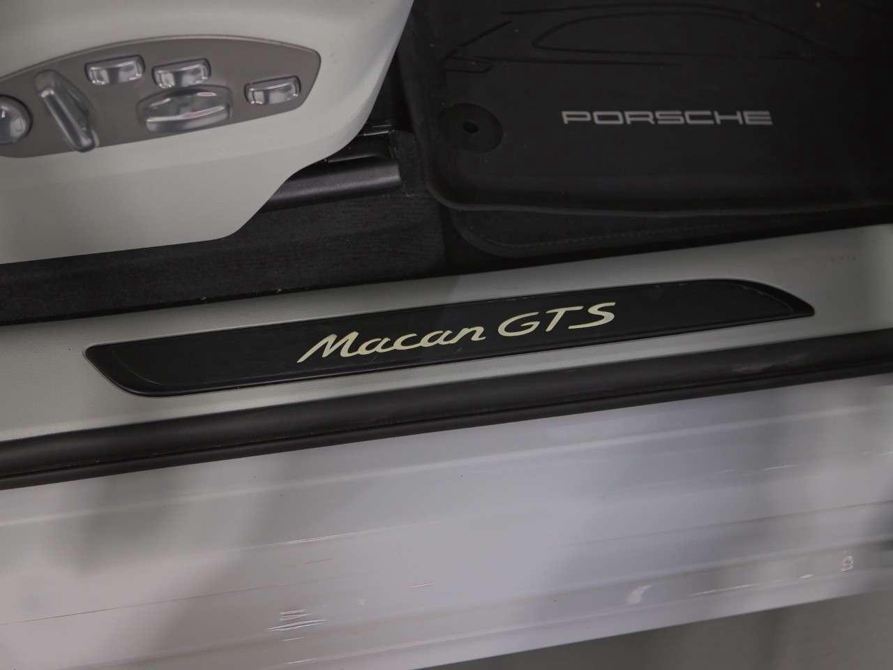 2023 Porsche Macan GTS AWD Photo