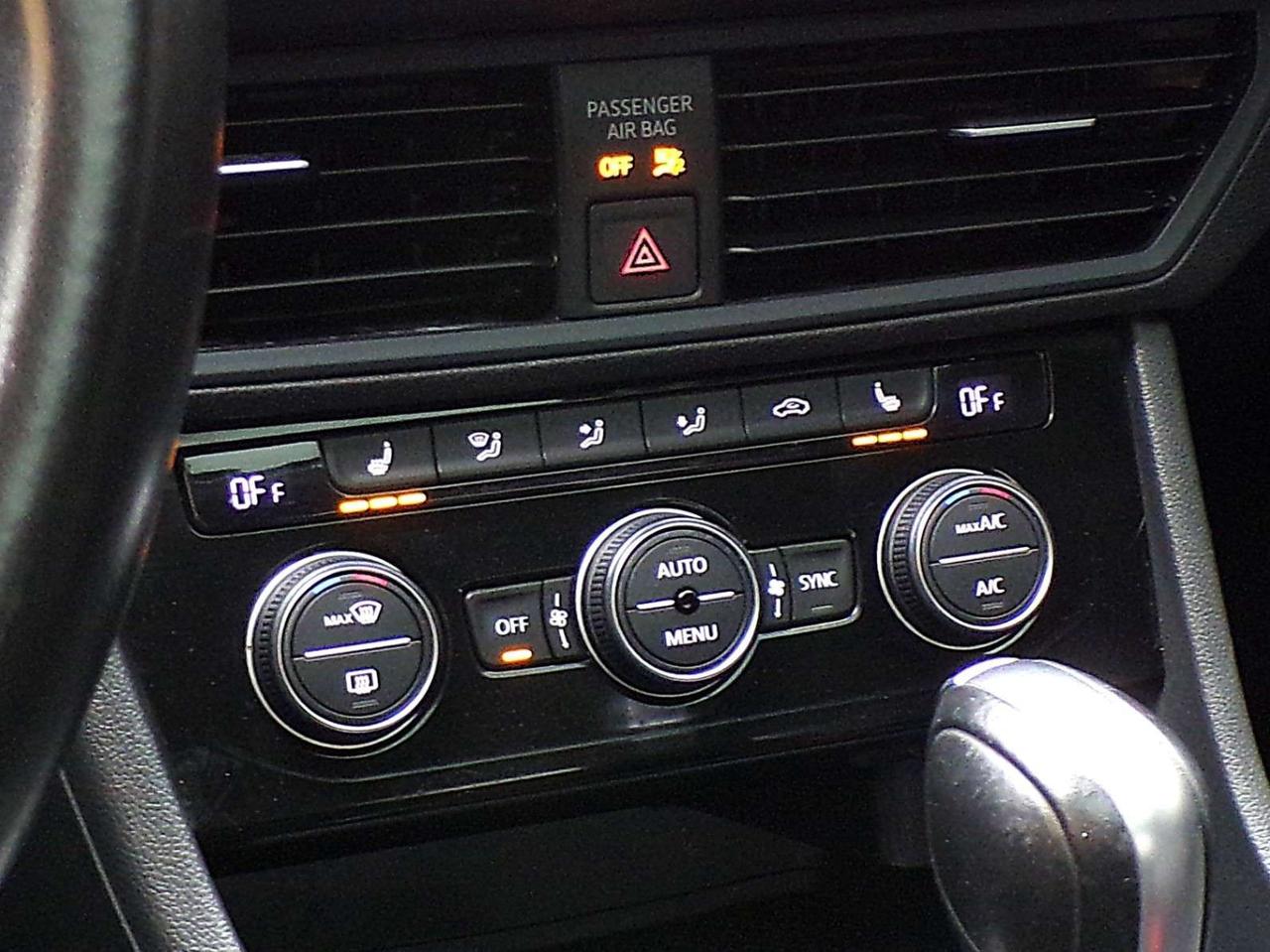 2019 Volkswagen Jetta 1.4L HIGHLINE BSM RTA CAMERA APPLE CARPLAY SUNROOF B.T. Photo