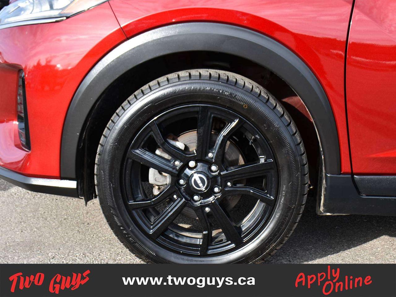 2022 Nissan Kicks SR   Premium Pkg   Htd Leather   New Tires Photo