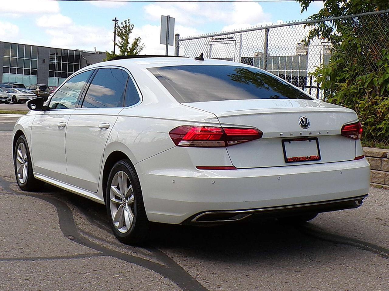 2020 Volkswagen Passat 2.0L HIGHLINE BSM RTA ACC CAMERA APPLE CARPLAY SUNROOF Photo