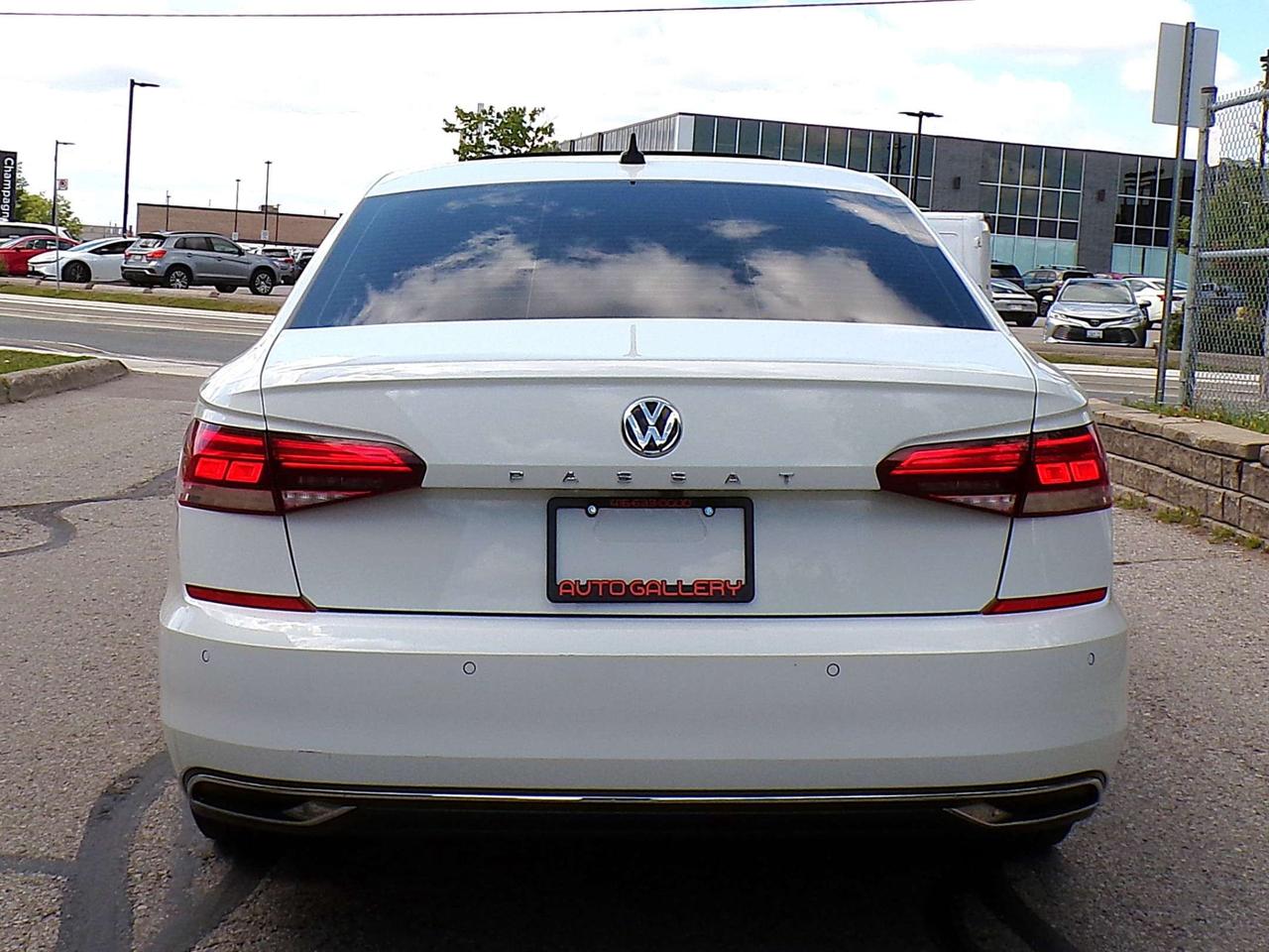 2020 Volkswagen Passat 2.0L HIGHLINE BSM RTA ACC CAMERA APPLE CARPLAY SUNROOF Photo